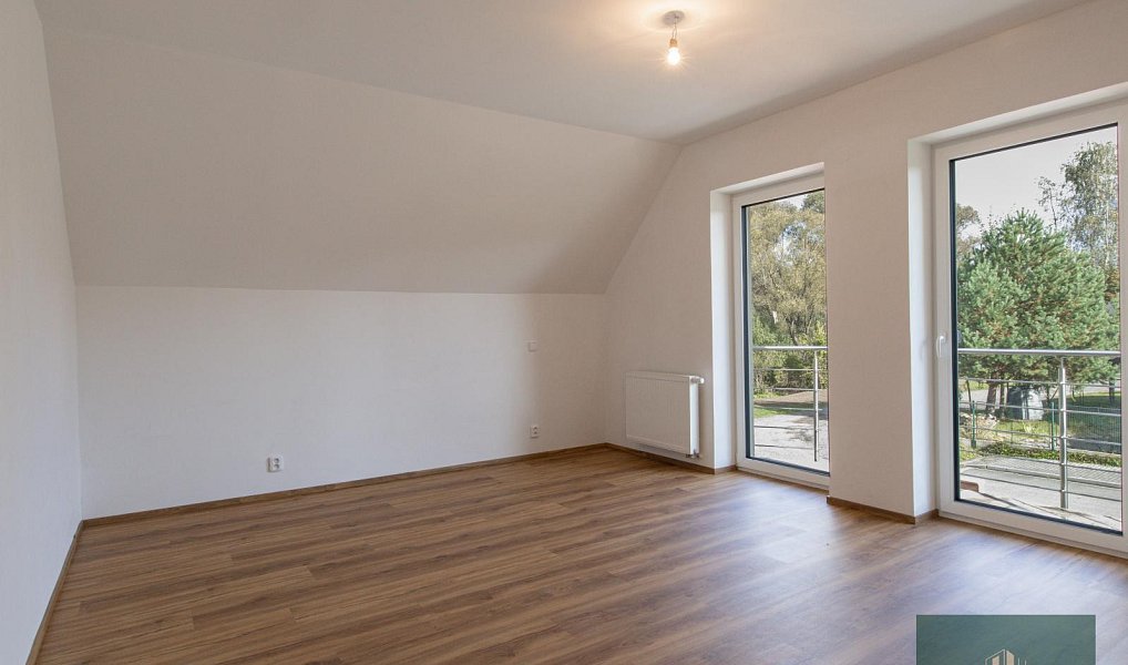 Prodej domu 240 m² s pozemkem 1 011 m², Rokycany – náhled fotky 24