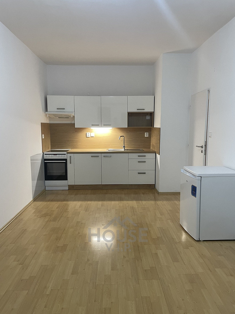 Pronájem bytu 2+kk 40 m² — photo 3