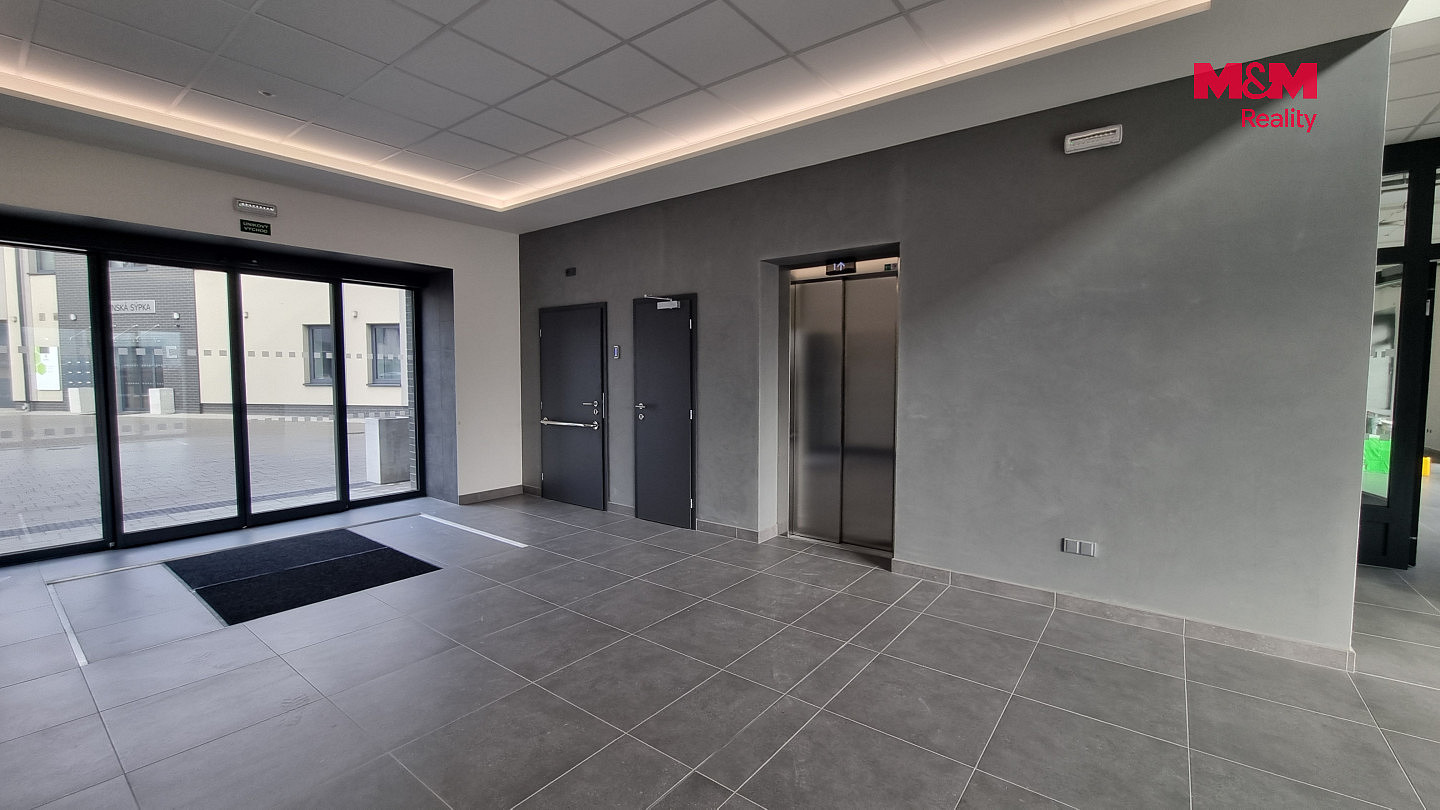 Pronájem kanceláře 18 m² – fotografie 3