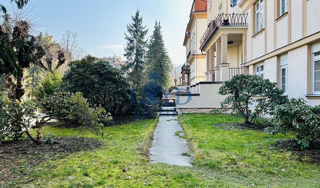 Prodej bytu 2+1 92 m², Karlovy Vary – náhled fotky 27