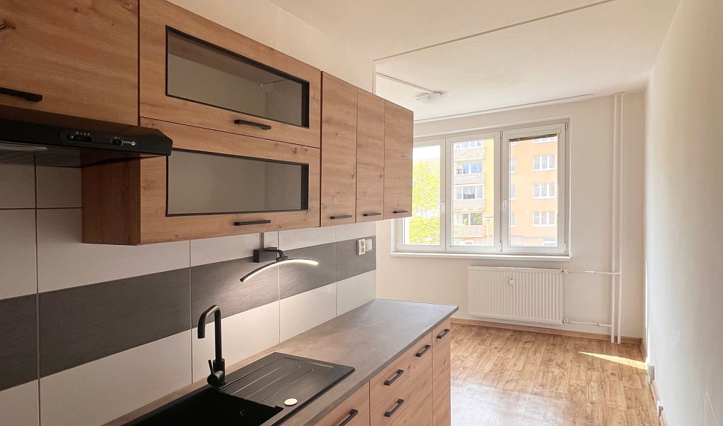 Pronájem bytu 2+1 60 m², Chomutov – náhled fotky 4