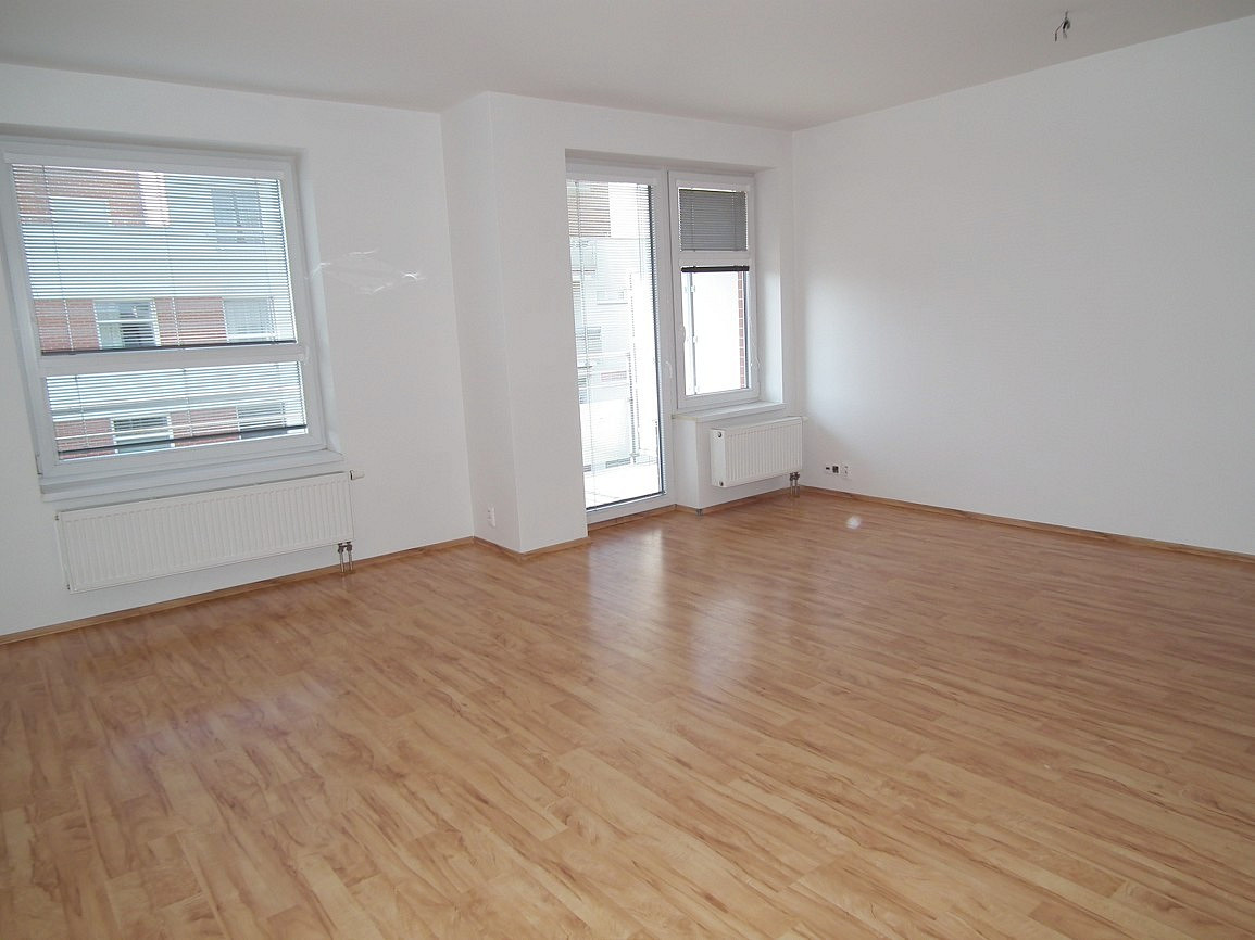 Pronájem bytu 2+kk 56 m² – fotografie 2