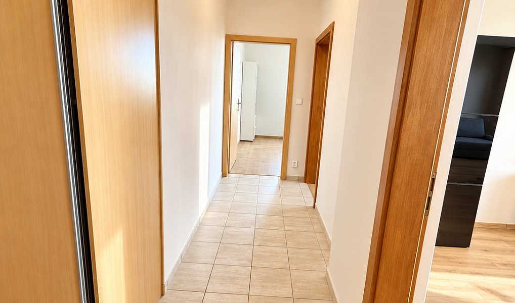 Pronájem bytu 3+kk 64 m², Jesenice – náhled fotky 7