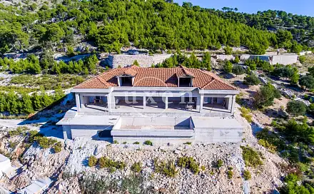 Prodej domu 1 000 m² s pozemkem 33 000 m², Bol, Chorvatsko