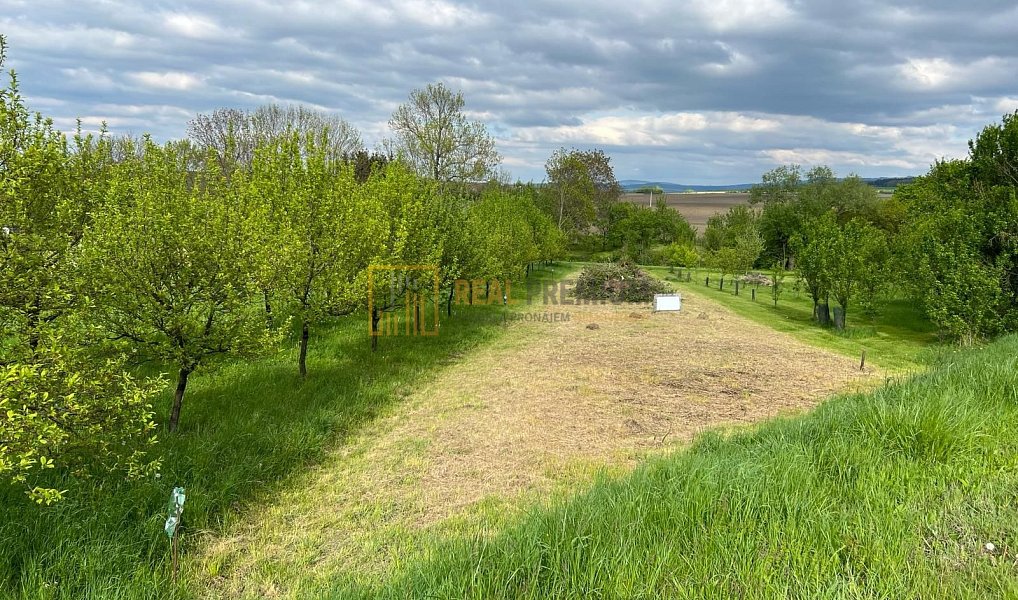 Prodej stavebního pozemku 3 858 m², Slavkov – náhled fotky 2