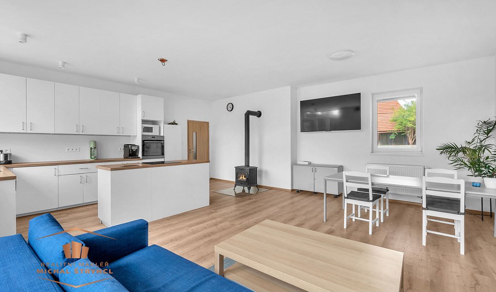Prodej domu 200 m² s pozemkem 1 044 m², Újezd – náhled fotky 5