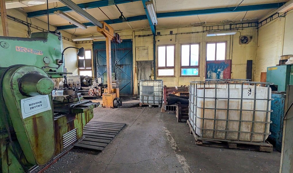 Prodej výrobních prostor 1 500 m², Rynoltice – náhled fotky 10