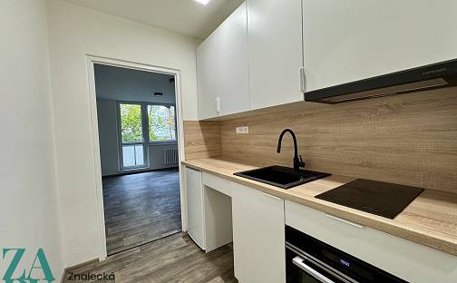 Pronájem bytu 1+kk 28 m², třída Bří Čapků, Hodonín