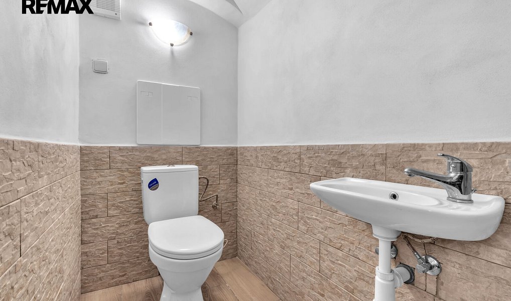 Prodej domu 237 m² s pozemkem 6 869 m², Šonov – náhled fotky 12