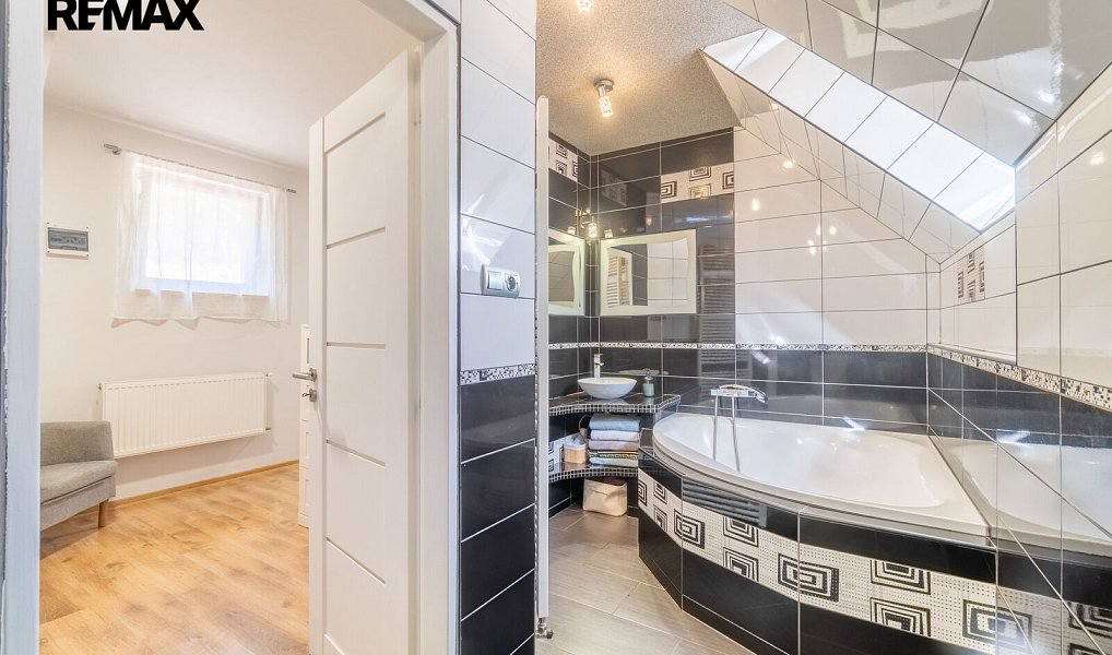 Prodej bytu 4+1 134 m², Praha – náhled fotky 13