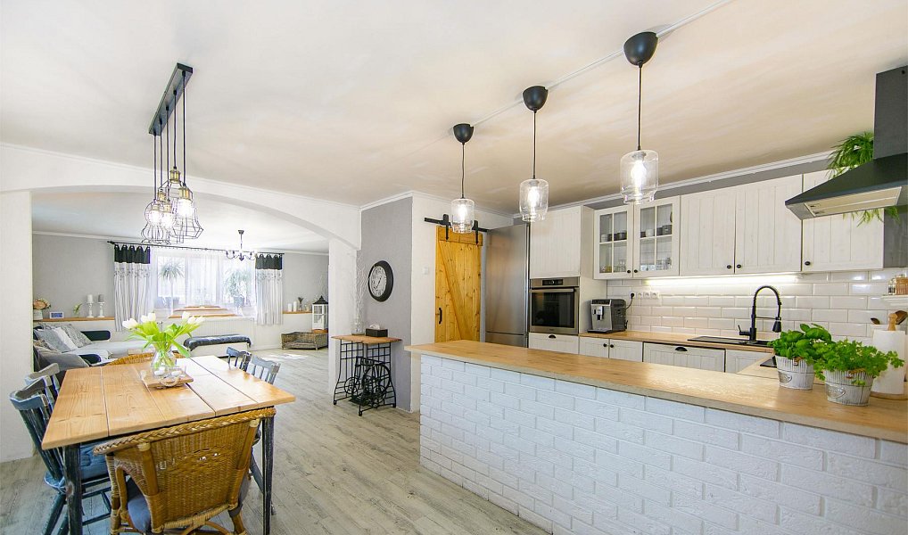 Prodej domu 208 m² s pozemkem 2 171 m², Lhotka u Radnic – náhled fotky 3
