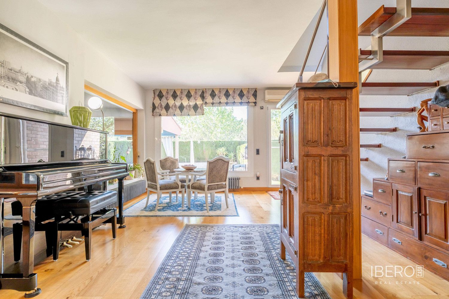 Prodej domu 258 m² s pozemkem 988 m²