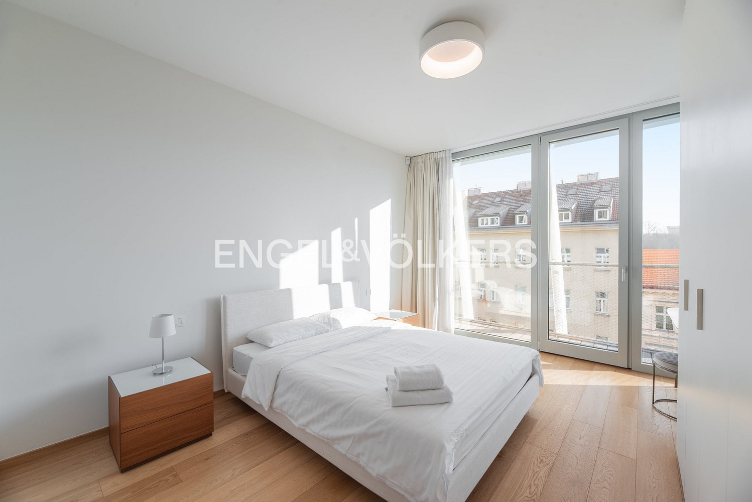 Pronájem bytu 2+kk 62 m² – fotografie 4