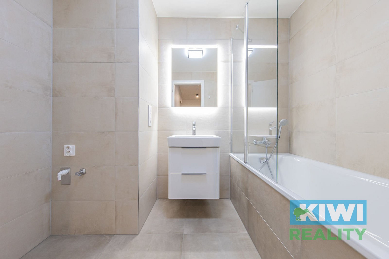 Pronájem bytu 2+kk 58 m² — photo 3