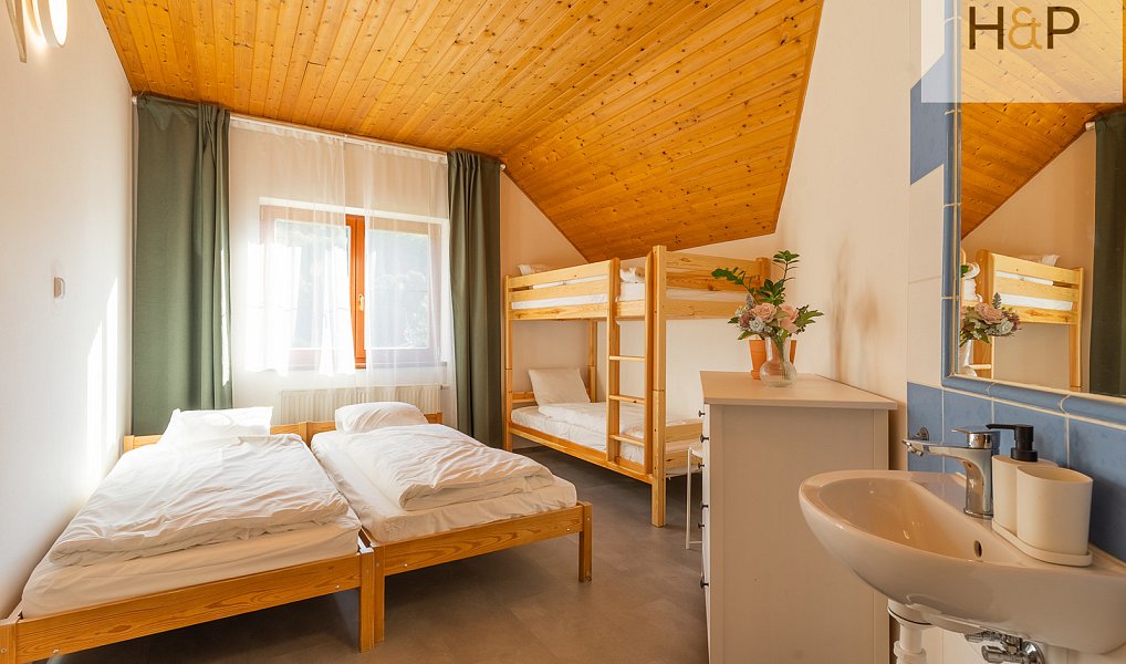 Prodej ubytovacího objektu 580 m², Oskava – náhled fotky 7