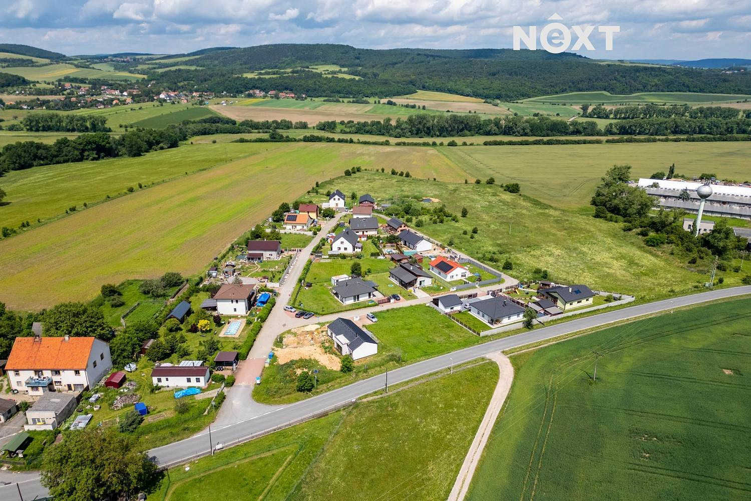 Prodej stavebního pozemku 996 m² – fotografie 3