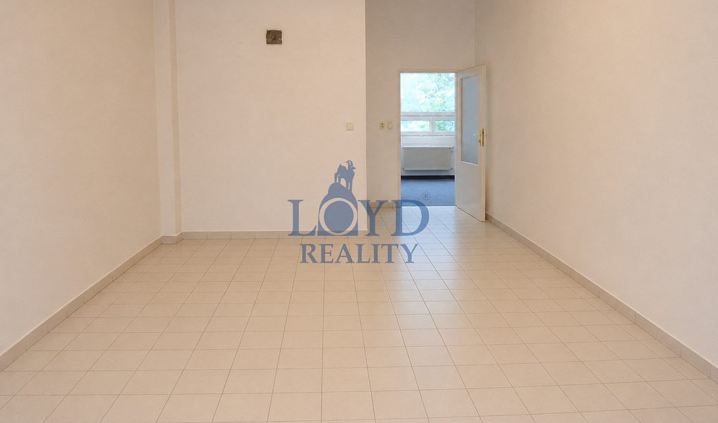 Pronájem kanceláře 274 m², Karlovy Vary – náhled fotky 4