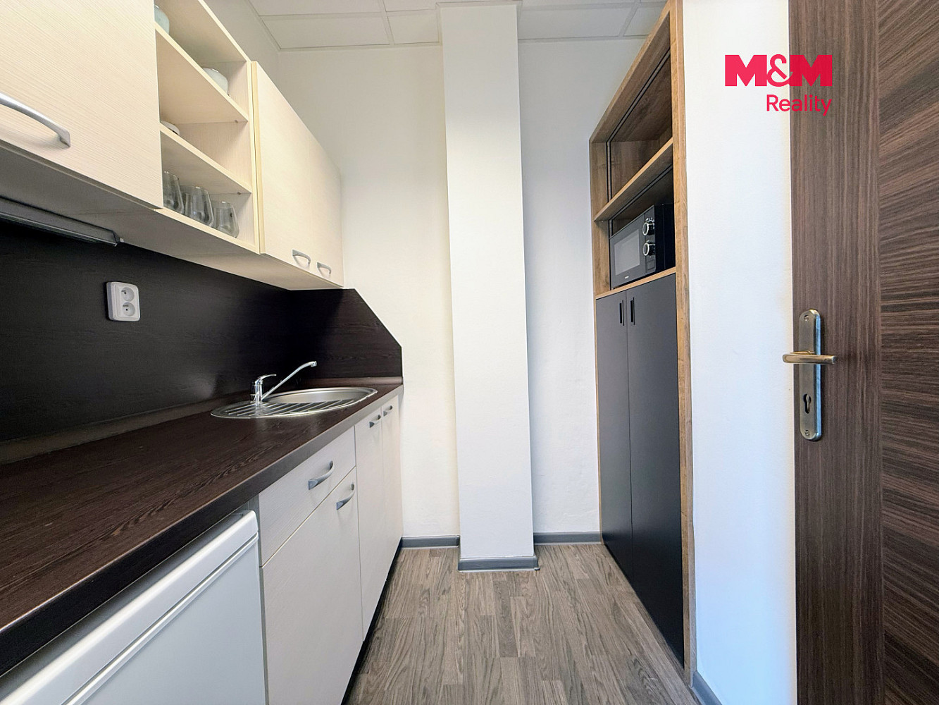 Pronájem kanceláře 94 m² – fotografie 3