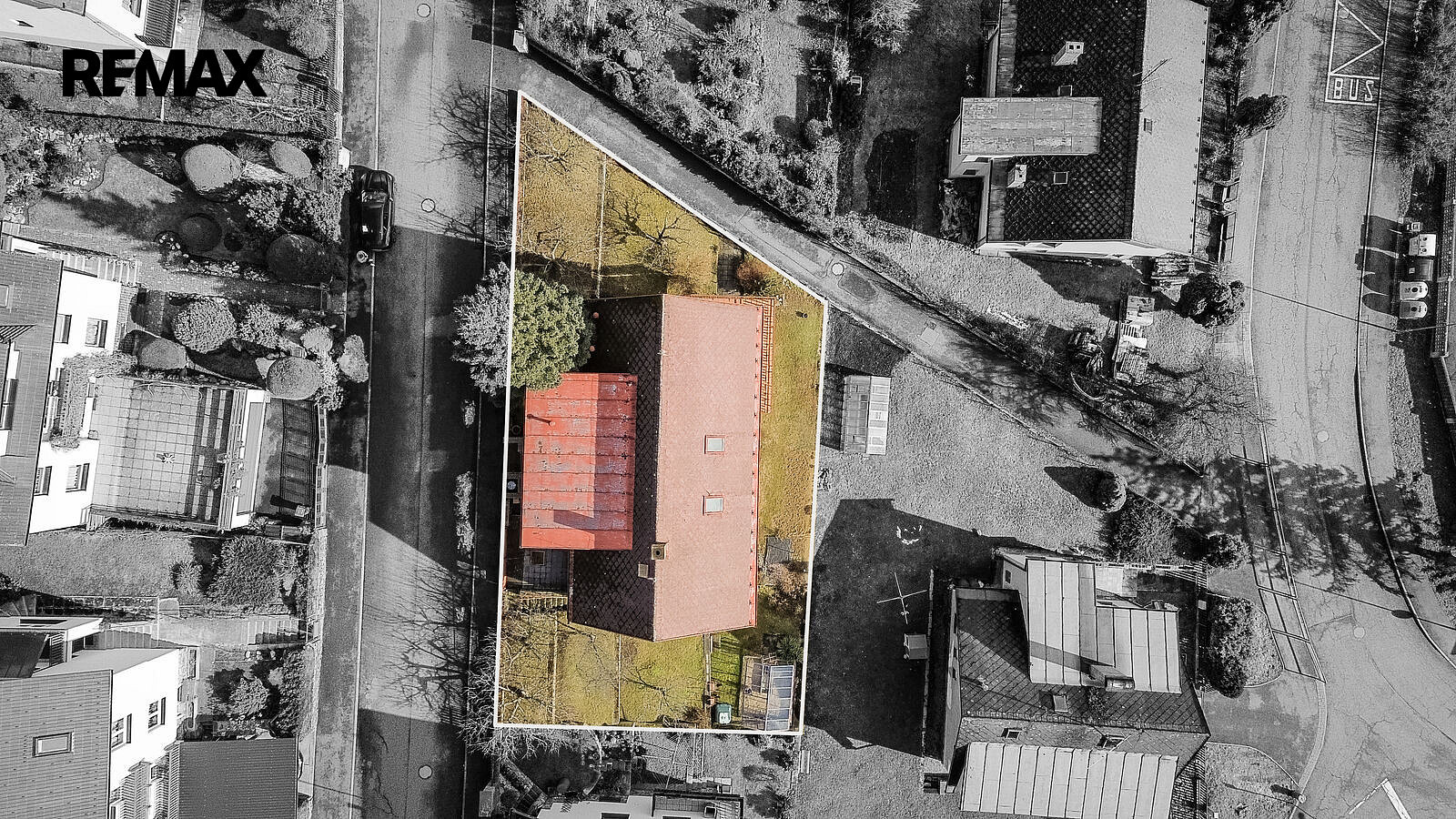 Prodej domu 210 m² s pozemkem 142 m² – fotografie 2