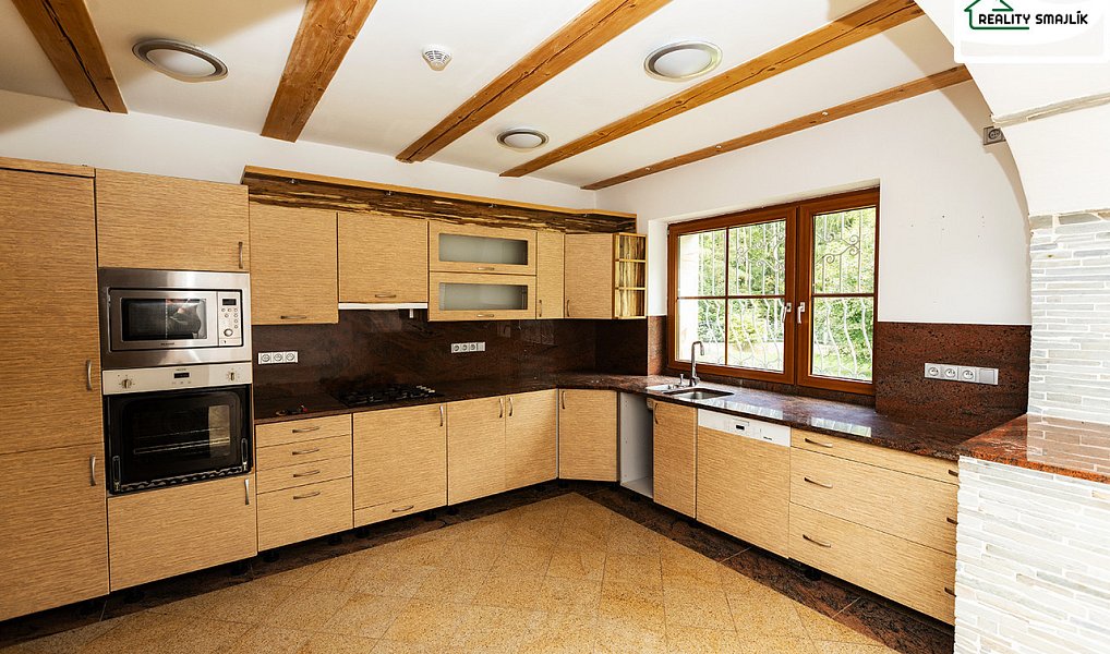 Prodej domu 500 m² s pozemkem 1 839 m², Plesná – náhled fotky 2
