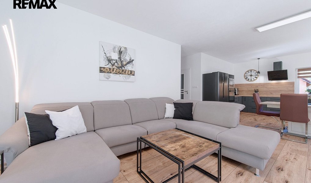 Prodej domu 107 m² s pozemkem 1 774 m², Stružná – náhled fotky 8