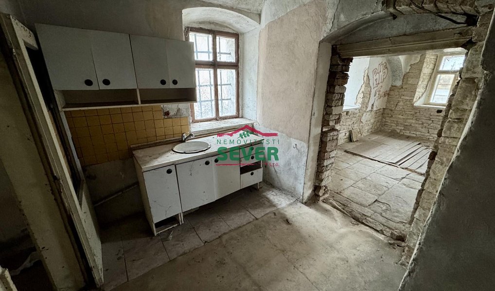 Prodej domu 200 m² s pozemkem 493 m², Vrutice – náhled fotky 5