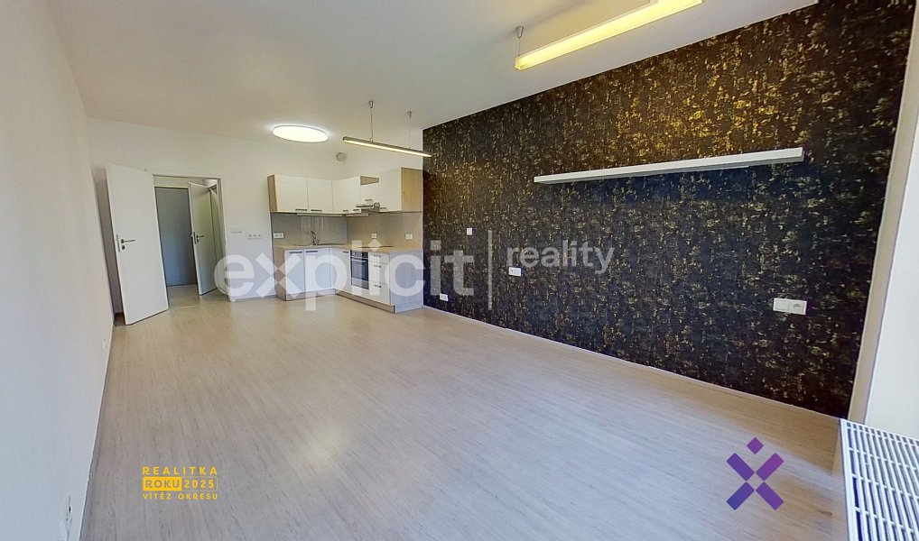 Pronájem bytu 1+kk 33 m², Zlín – náhled fotky 4