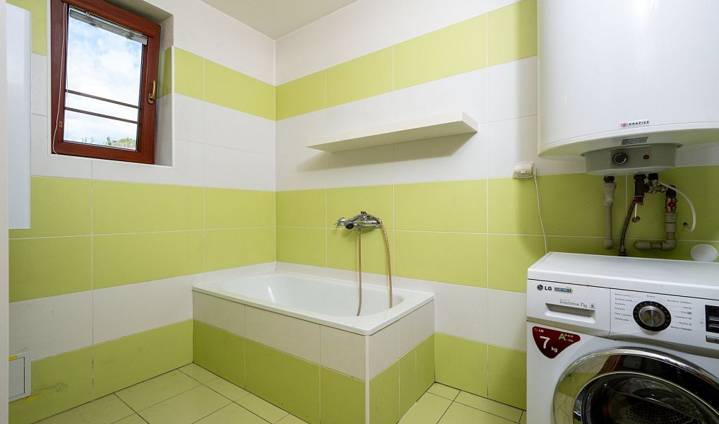 Prodej domu 270 m² s pozemkem 873 m², Jilemnice – náhled fotky 16