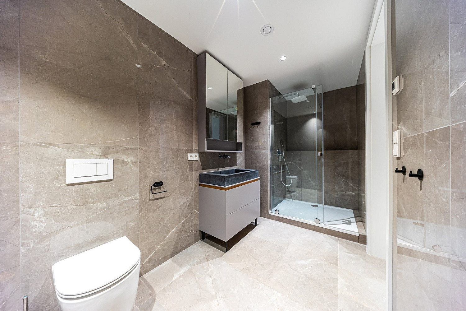 Pronájem bytu 4+kk 151 m² – fotografie 3