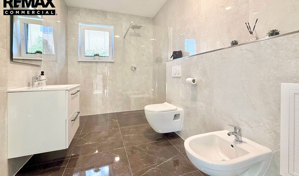 Prodej domu 220 m² s pozemkem 726 m², Polerady – náhled fotky 17