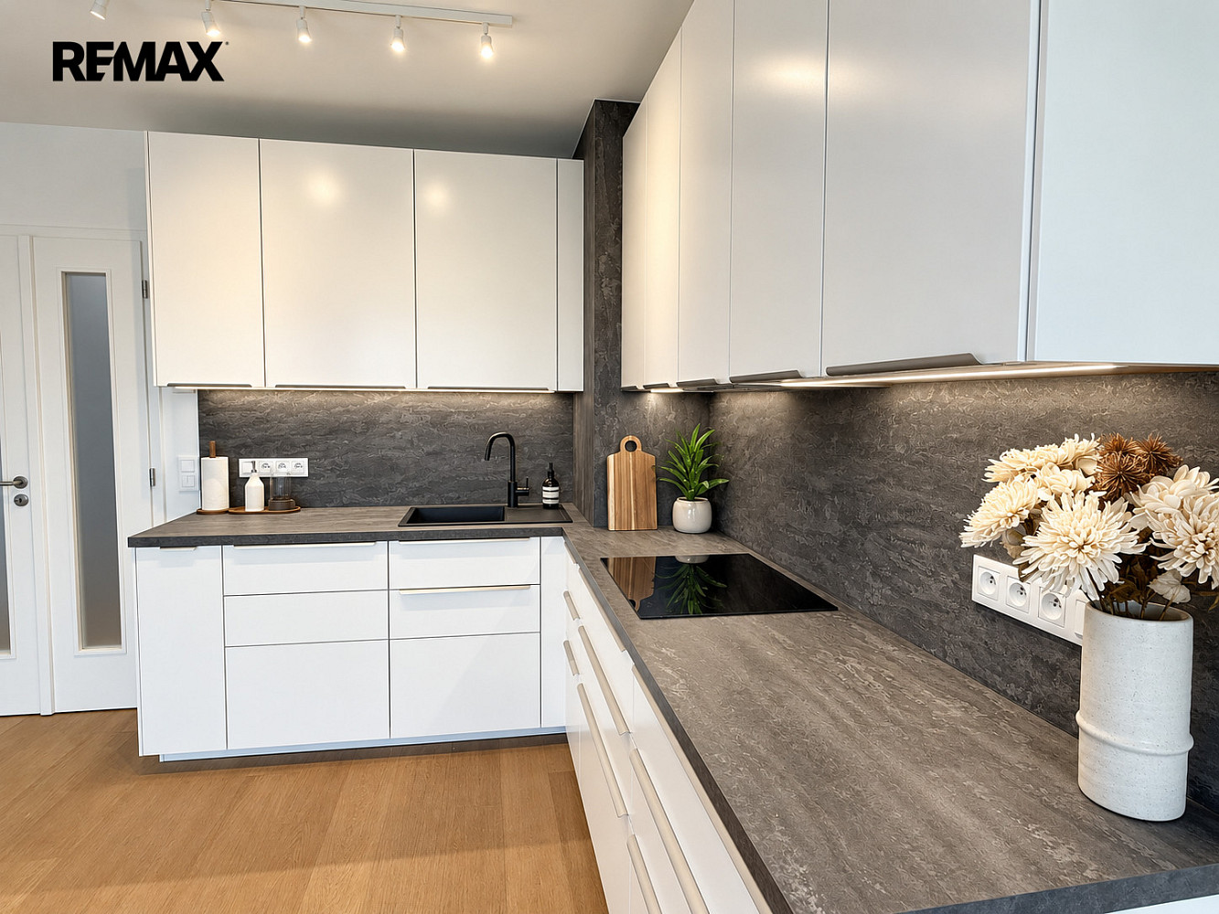 Pronájem bytu 3+kk 80 m²