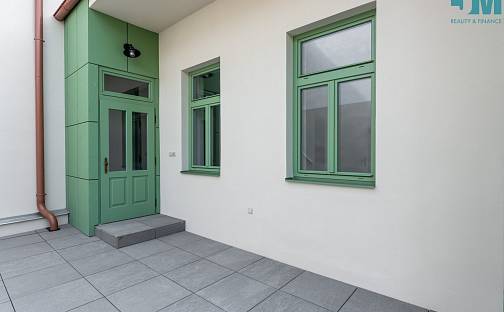 Pronájem bytu 2+kk 41 m², Karlovo nám., Třebíč - Vnitřní Město