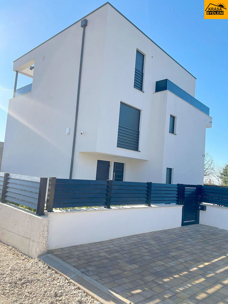 Prodej domu 550 m² s pozemkem 971 m² — photo 3