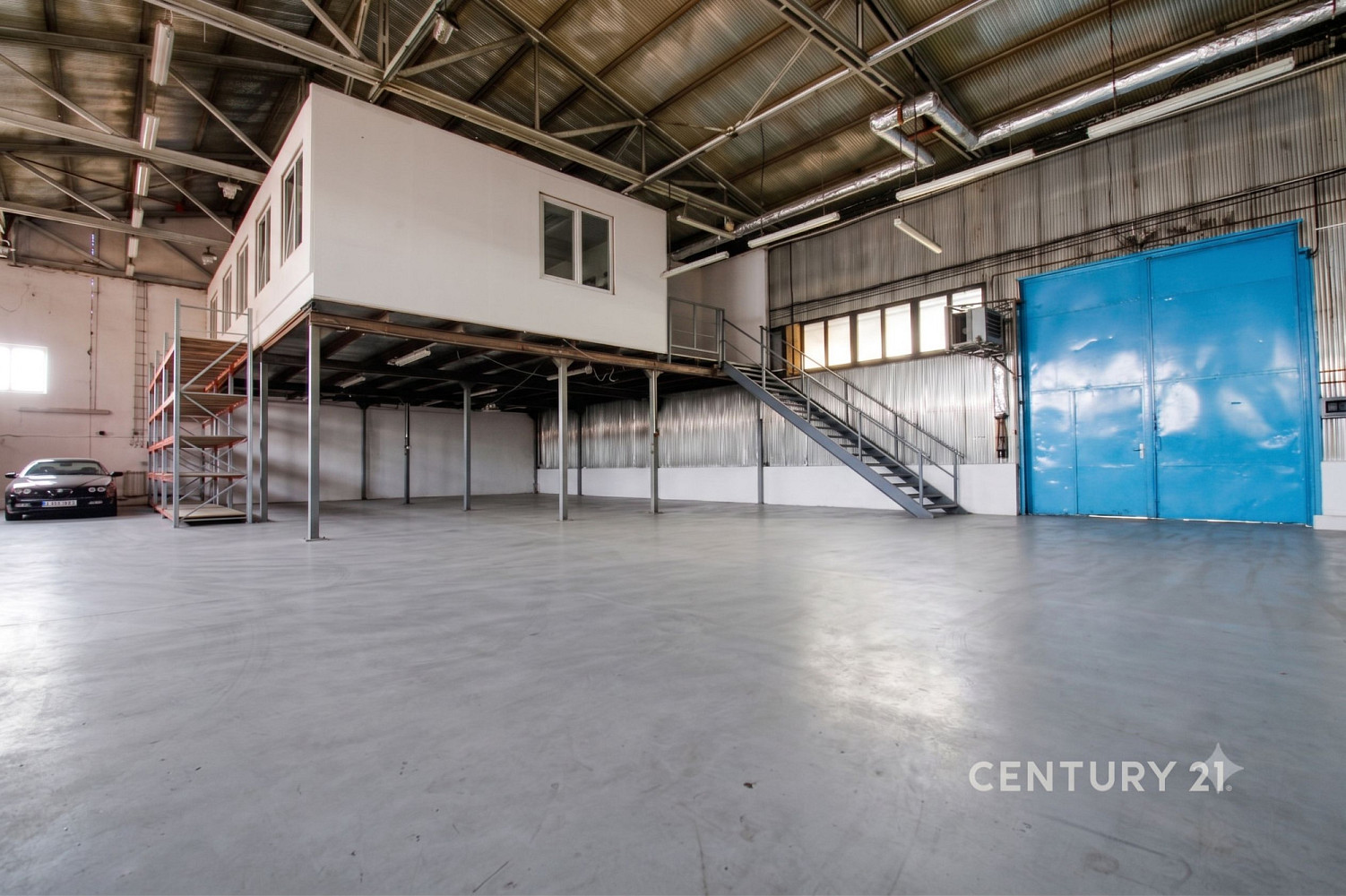 Pronájem výrobních prostor 897 m² – fotografie 2