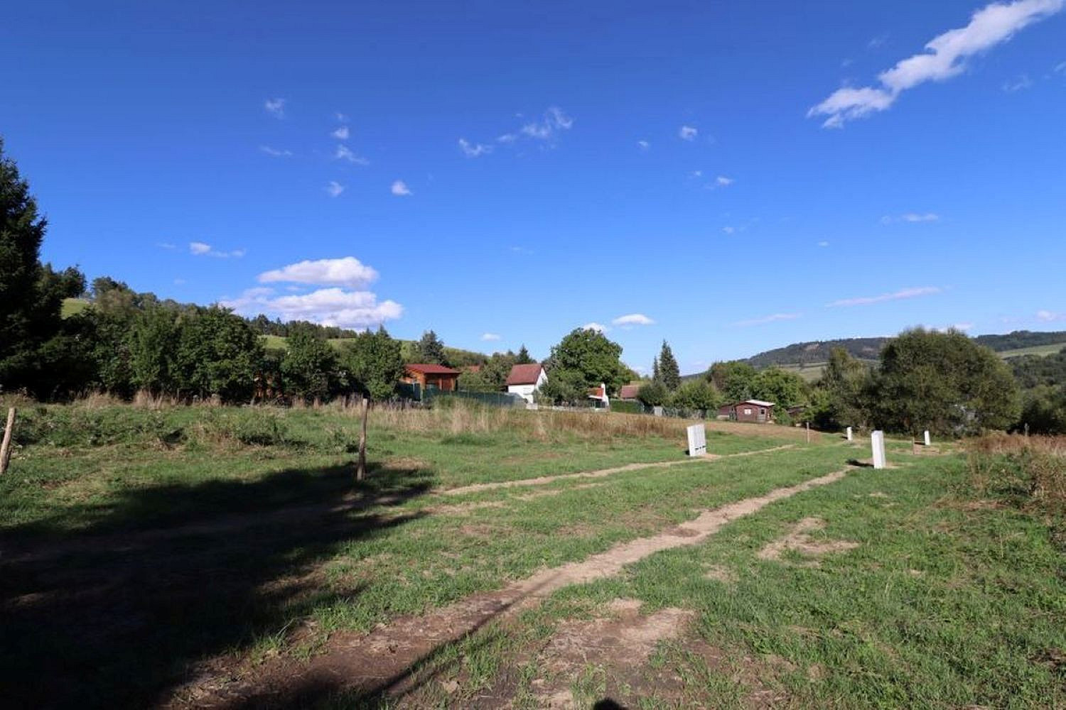 Prodej stavebního pozemku 561 m² – fotografie 3