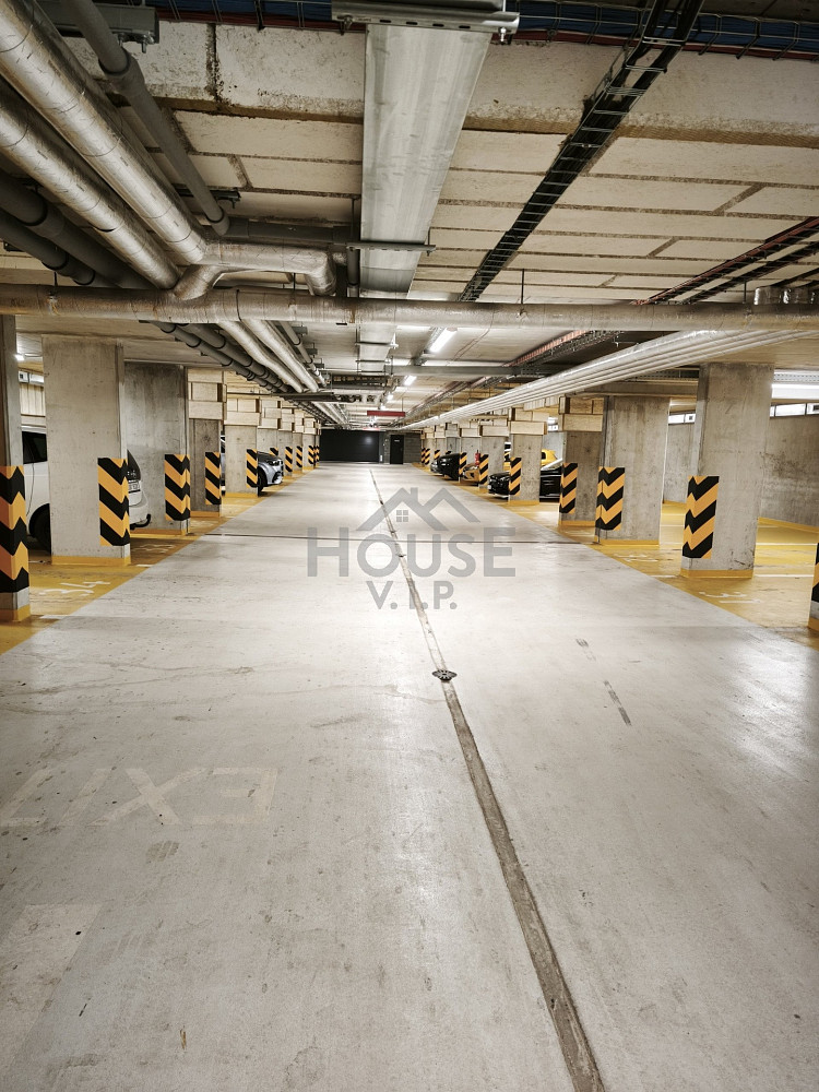Pronájem garážového stání 12 m2, praha - strašnice