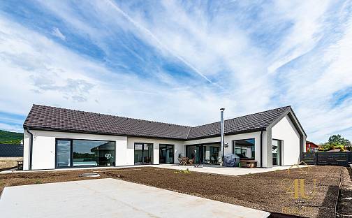 Prodej domu 196 m² s pozemkem 1 298 m², Sadová, Trnovany - Podviní, okres Litoměřice