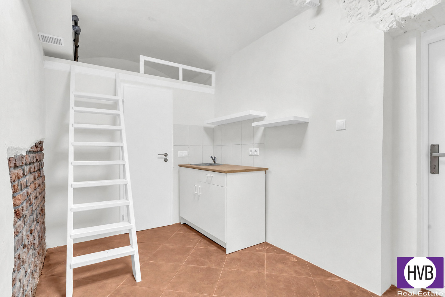 Prodej bytu 1+kk 16 m² — photo 2