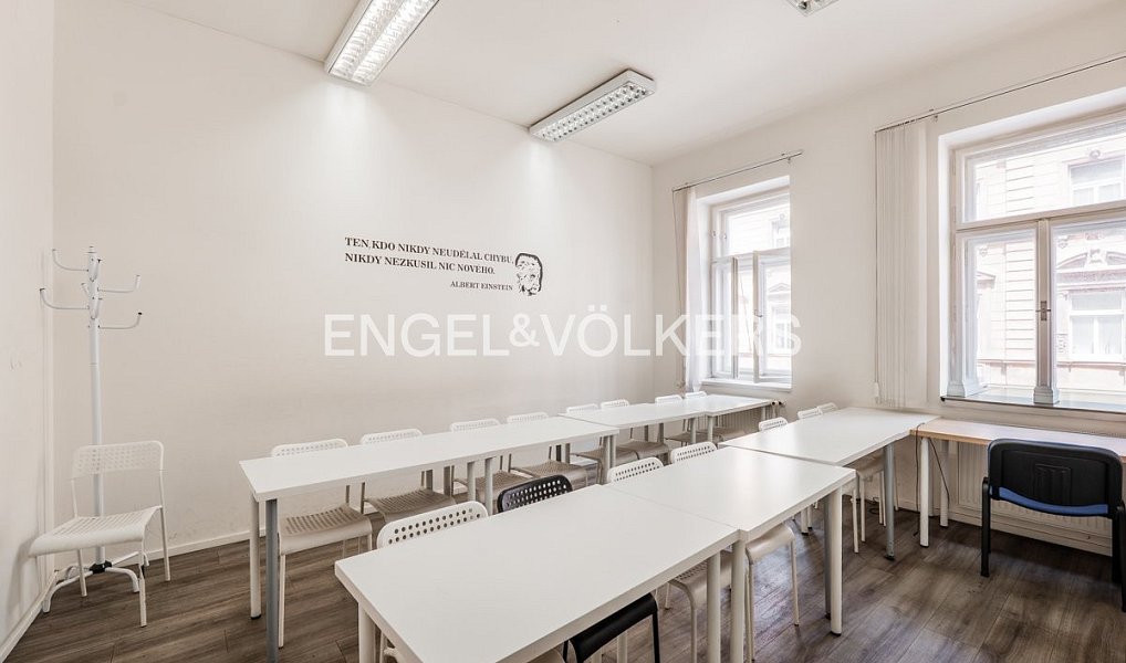 Pronájem kanceláře 136 m², Praha – náhled fotky 3