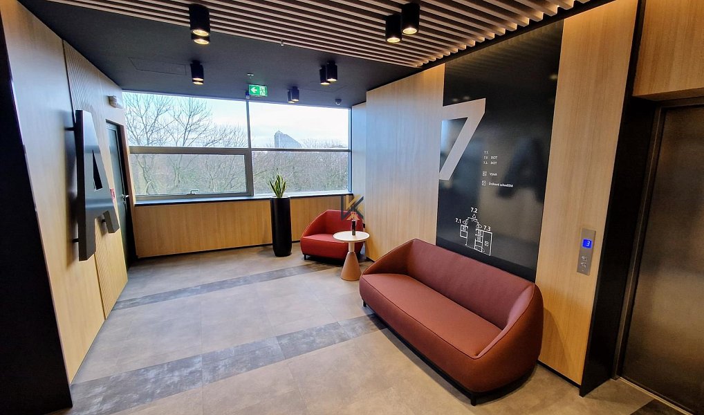 Pronájem kanceláře 387 m², Praha – náhled fotky 4