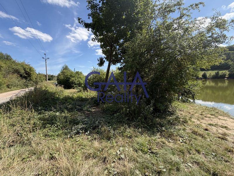 Prodej pole 303 m²