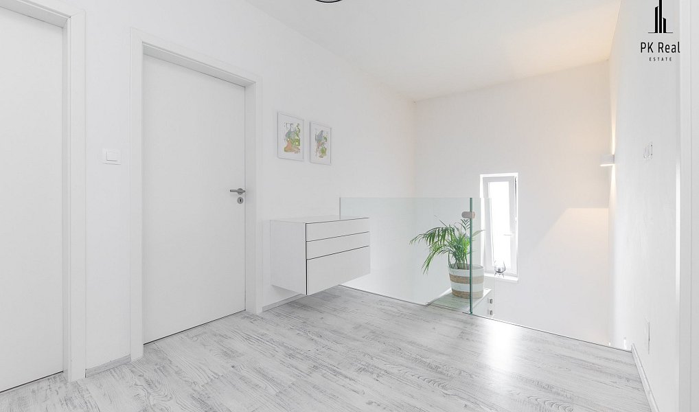 Prodej domu 136 m² s pozemkem 444 m², Holasice – náhled fotky 9