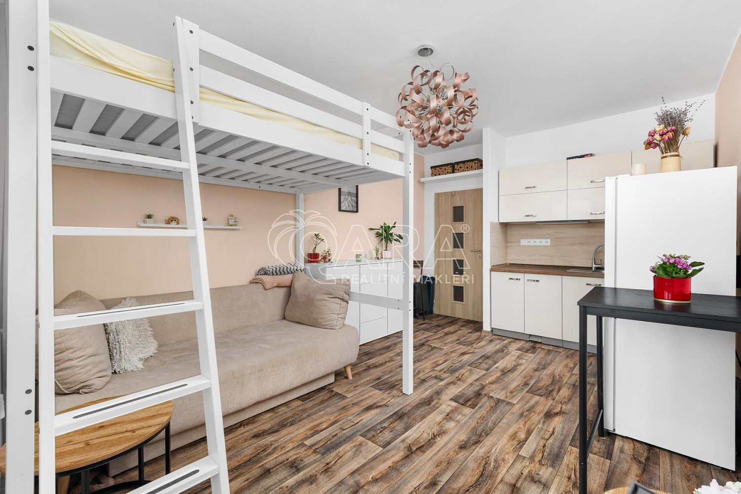 Pronájem bytu 1+kk 34 m² – fotografie 2