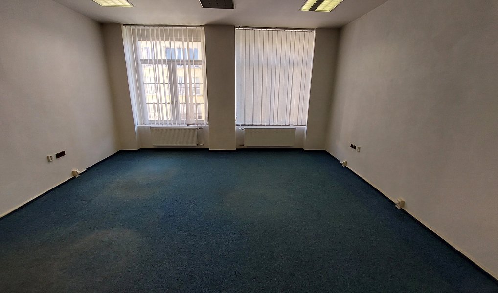 Pronájem kanceláře 40 m², Chomutov – náhled fotky 3