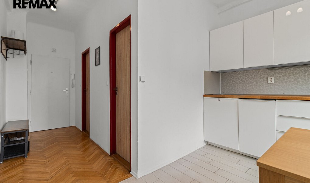 Prodej bytu 1+1 45 m², Praha – náhled fotky 2