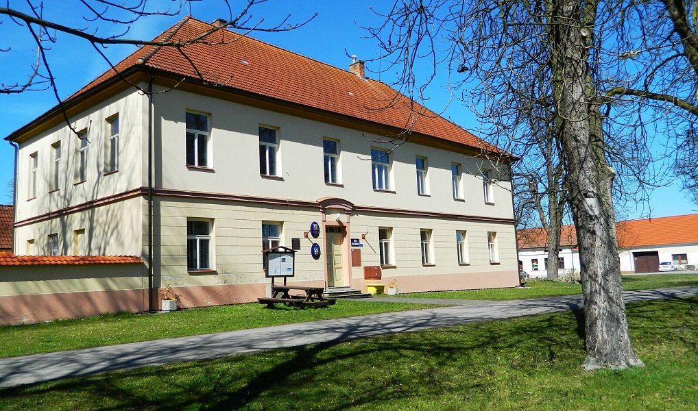 Prodej domu 455 m² s pozemkem 1 055 m², Zálší – náhled fotky 25