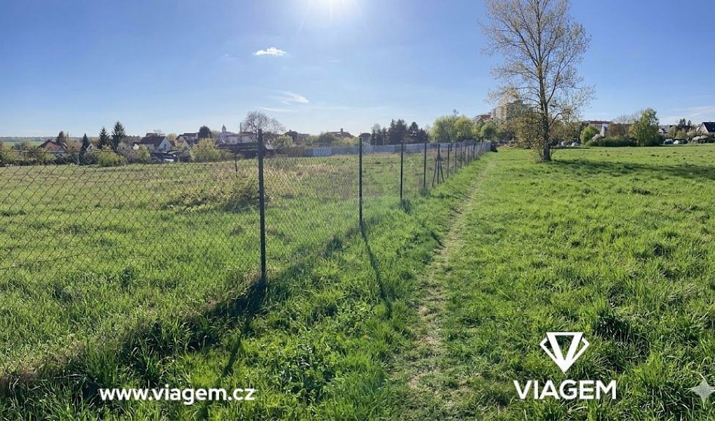 Prodej stavebního pozemku 2 300 m², Praha – náhled fotky 2