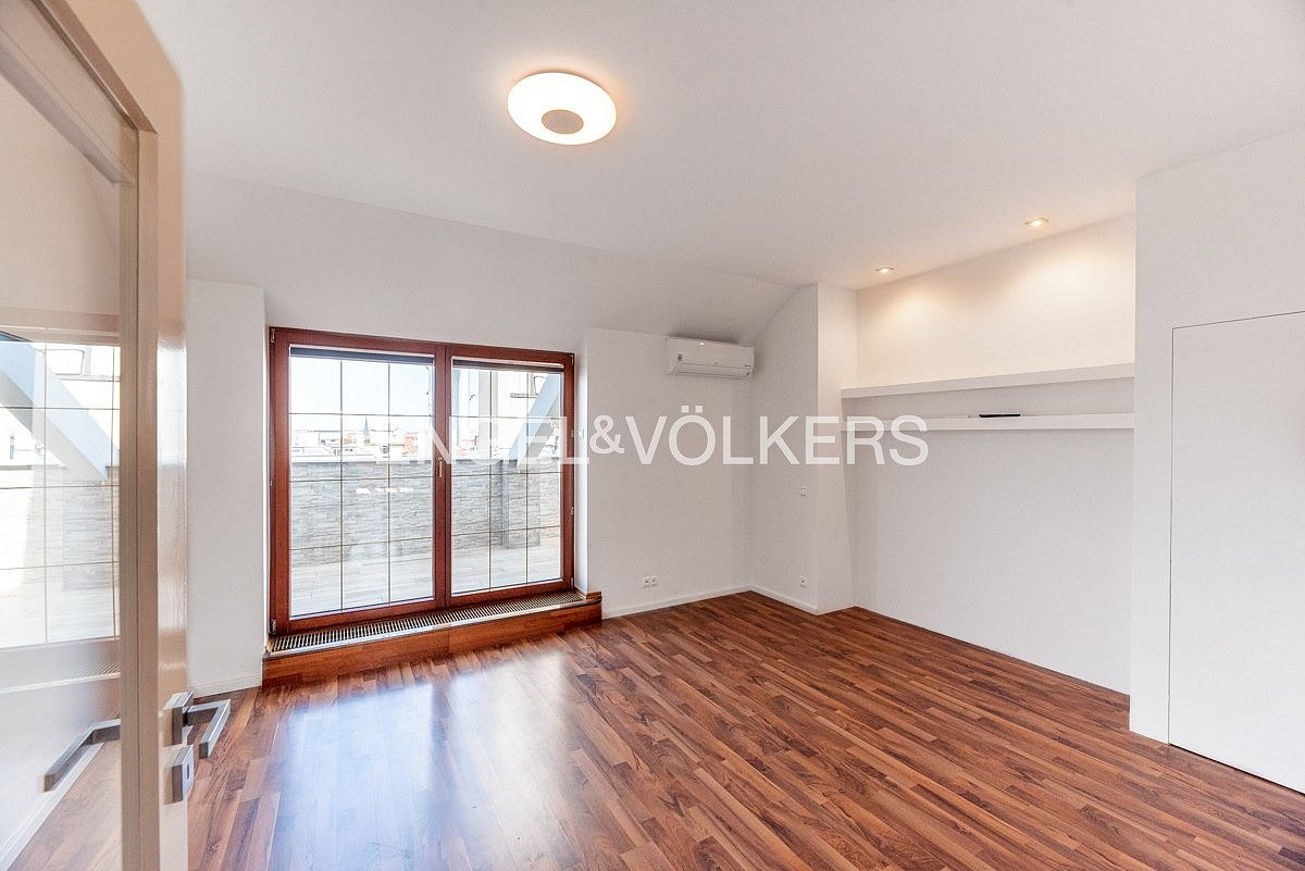 Pronájem bytu 4+kk 150 m² – fotografie 4