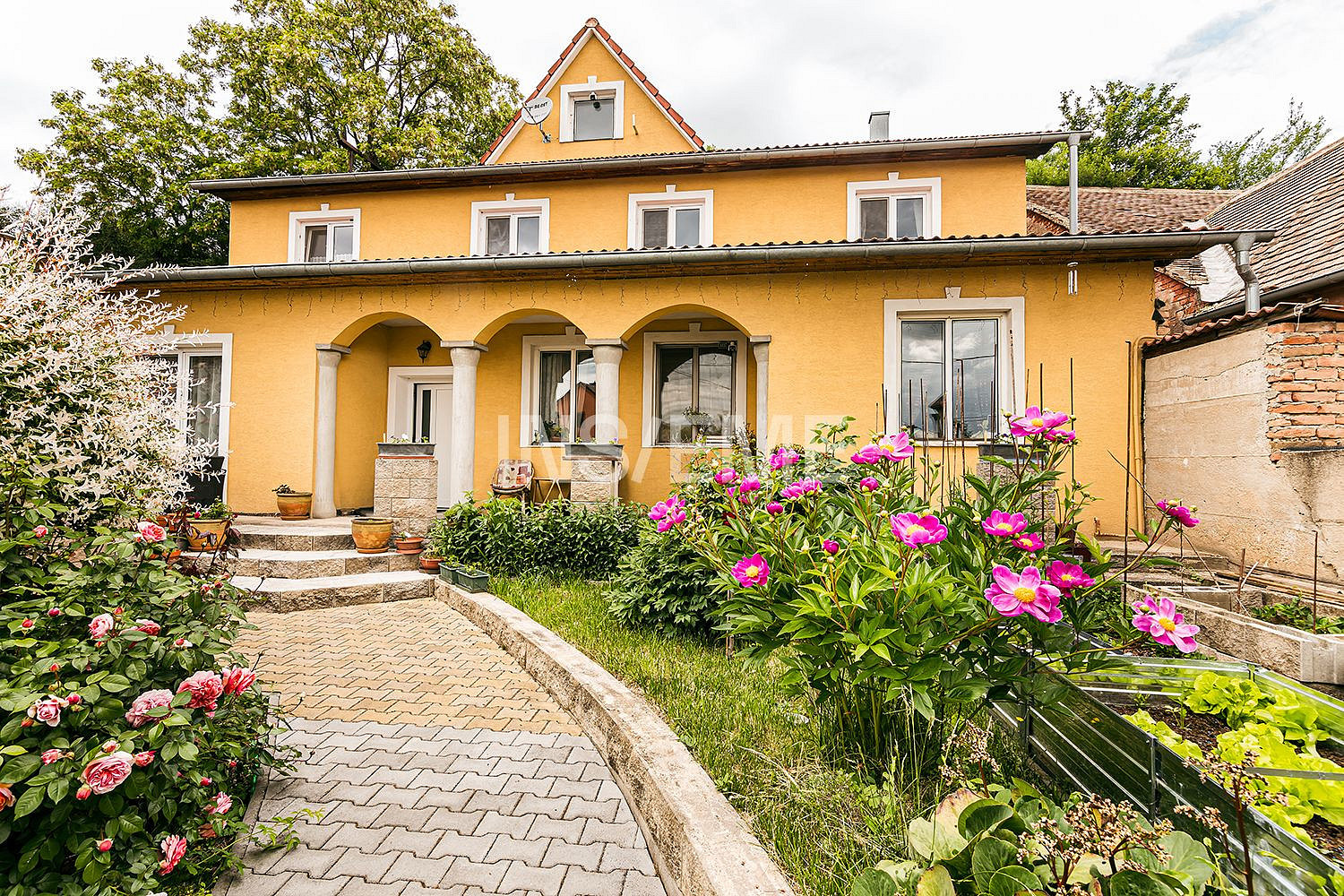 Prodej domu 180 m² s pozemkem 354 m²