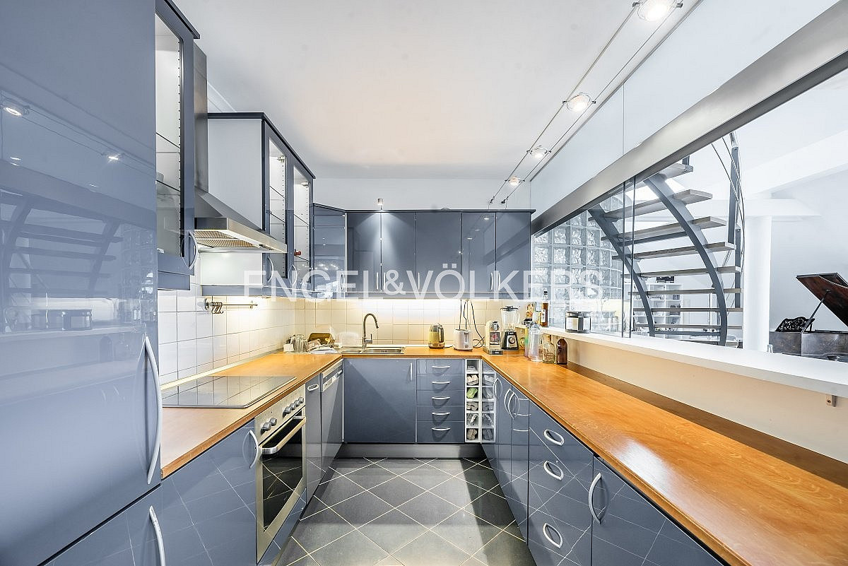 Pronájem bytu 6+kk 250 m² — photo 4
